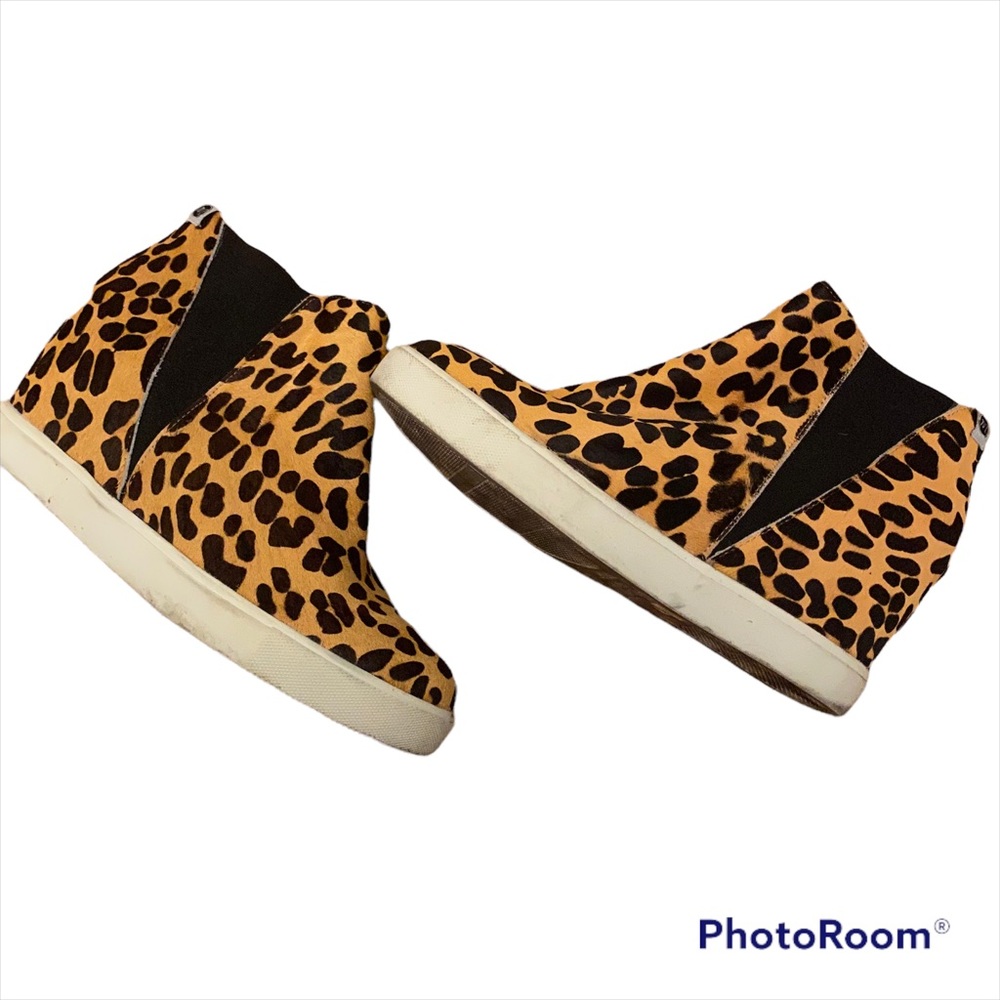 Women's Lure Sneaker wedges size 10